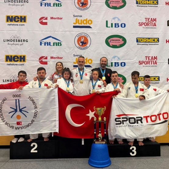 downjudomilli-takimi-dunya-sampiyonu-21fa87b5